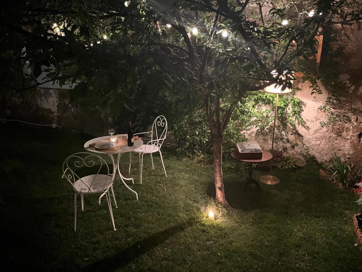 Casa Vayu - Rooms & Garden Naples Exterior photo